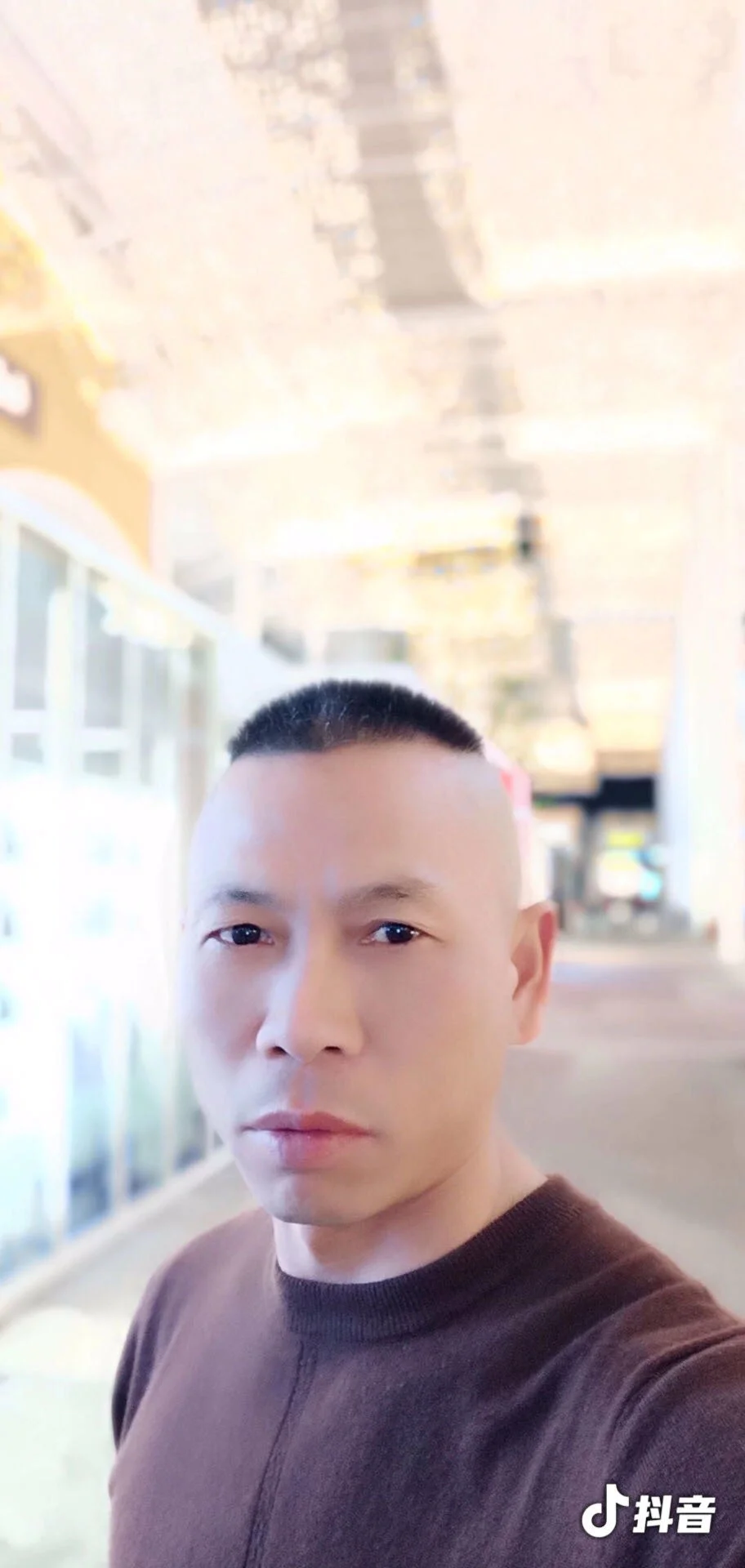 陈建群生活照