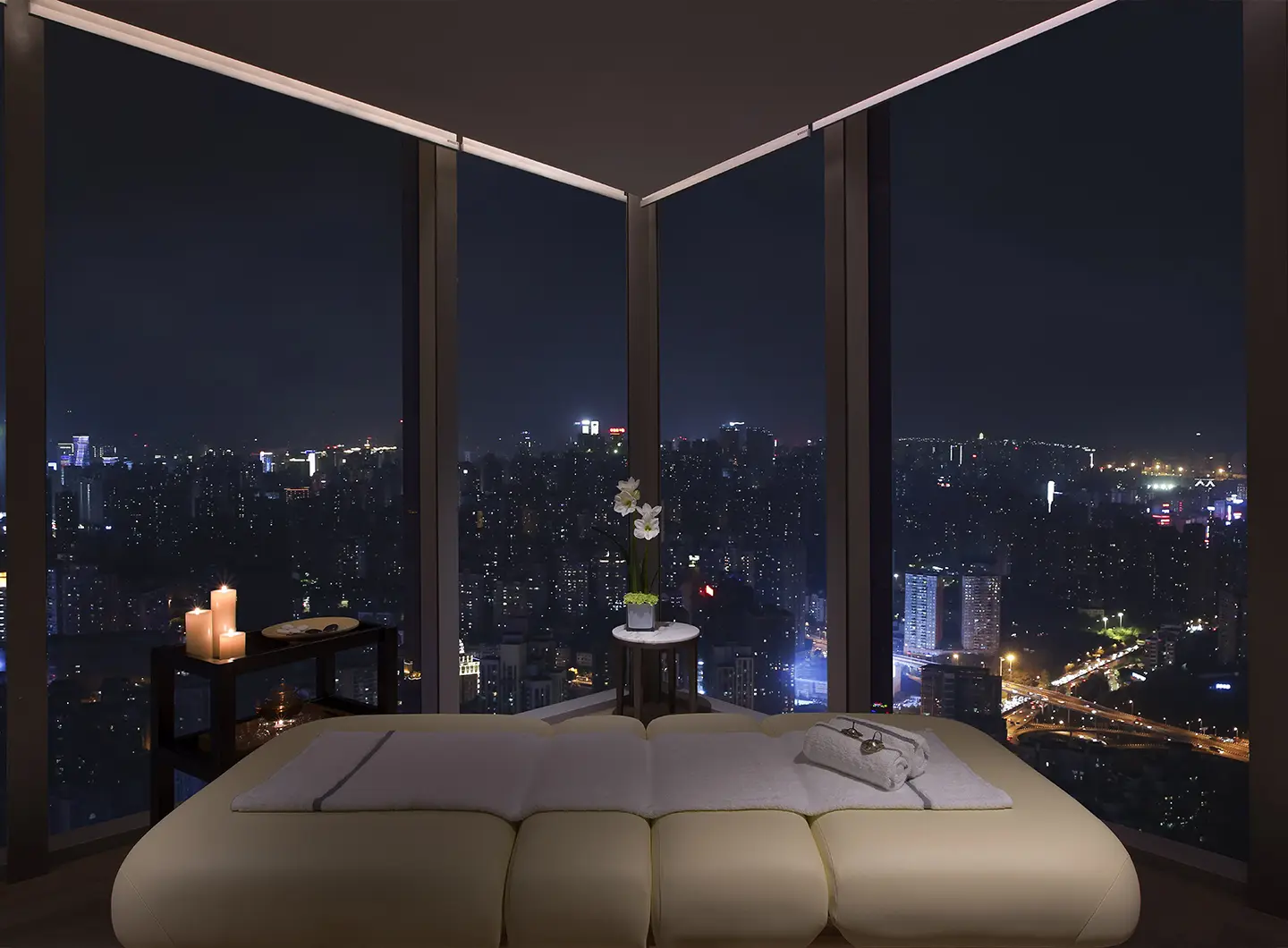 Rosewood Hong Kong 的维港景观客房