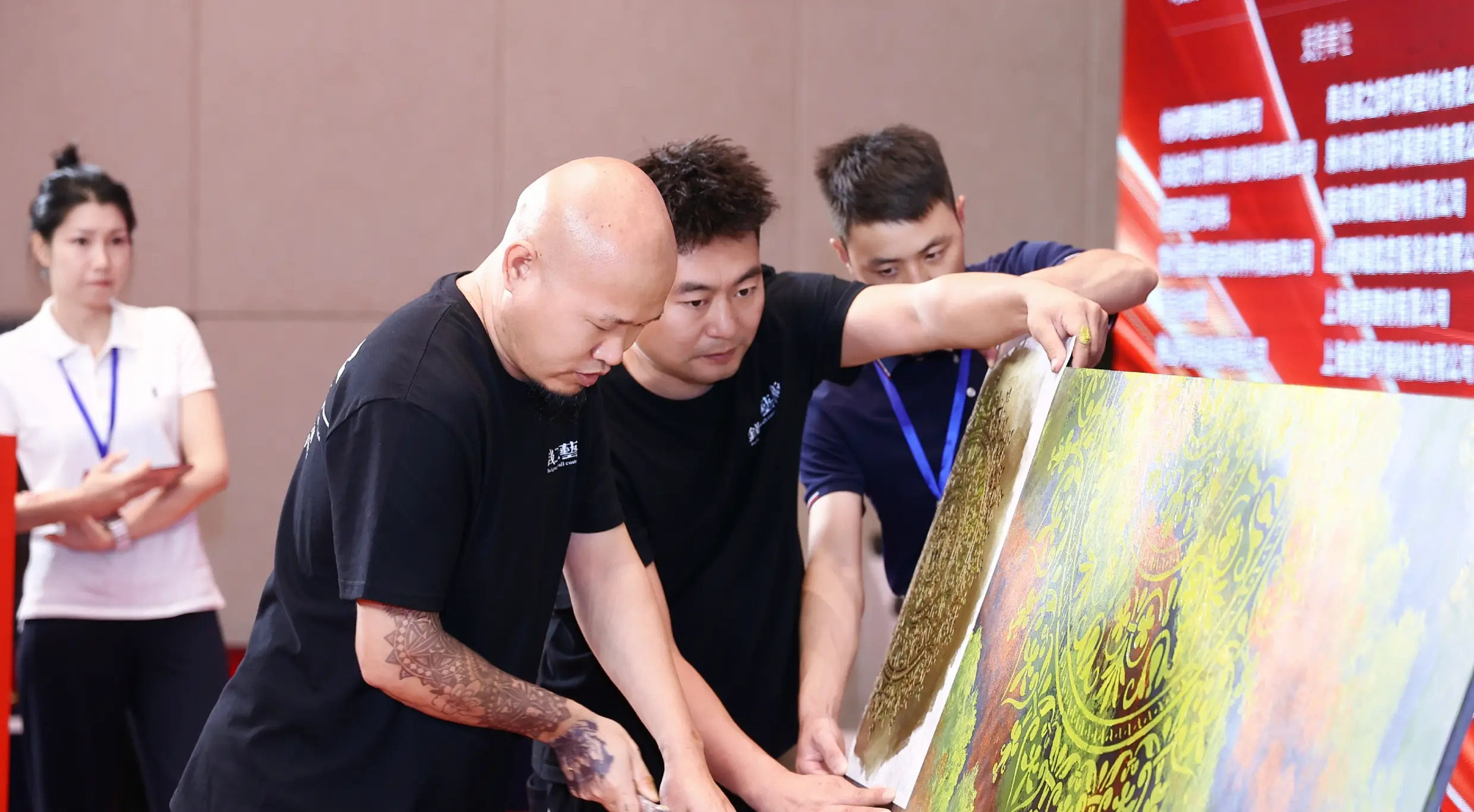 [一场即兴拍卖，5000元落槌，2026年8月25日，浙江省杭州市滨江区，华东艺术涂装网]