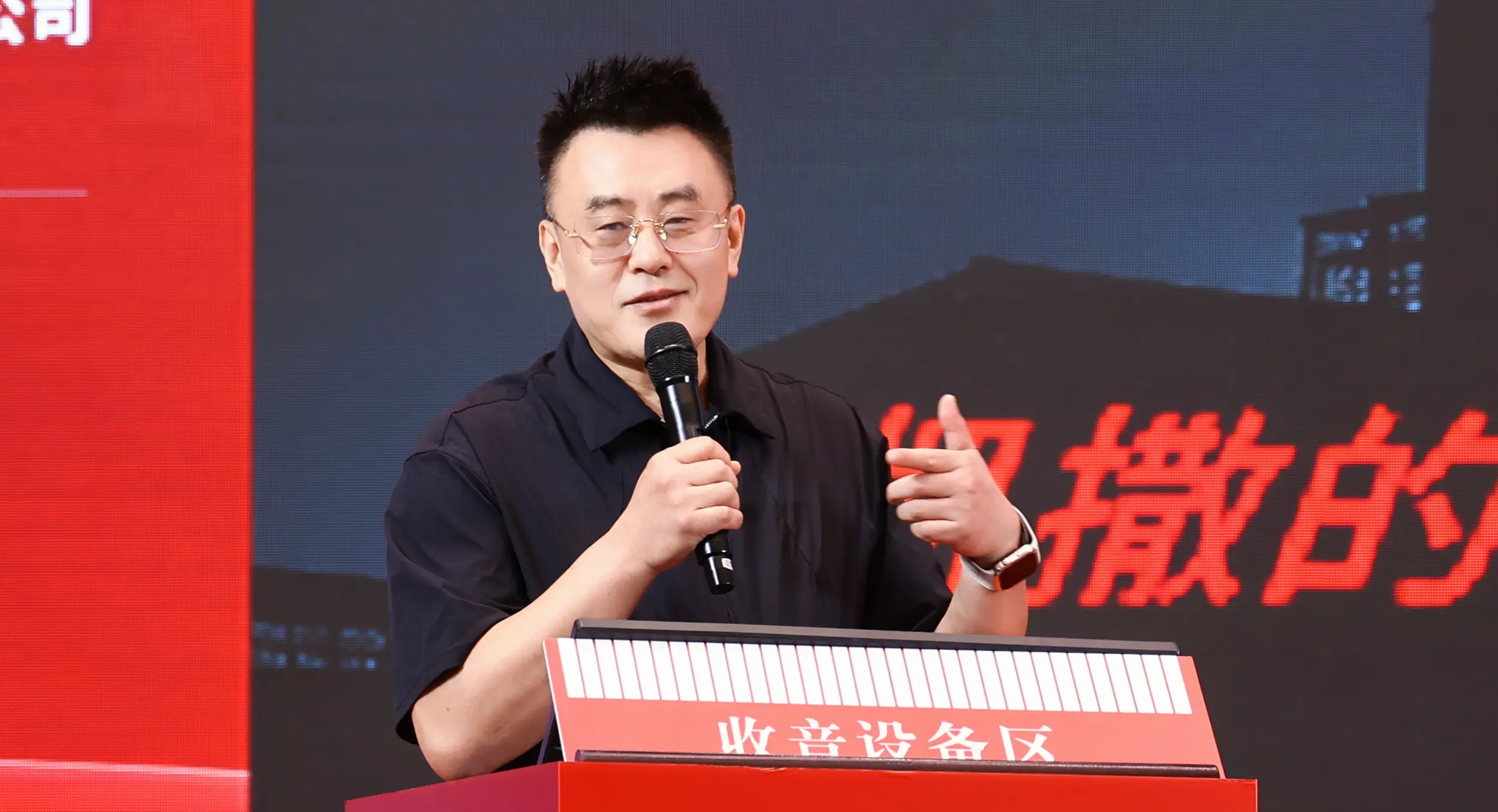[8月25日下午，2026华东艺术涂装高质量发展论坛继续进行，2026年8月25日，浙江省杭州市滨江区，华东艺术涂装网]