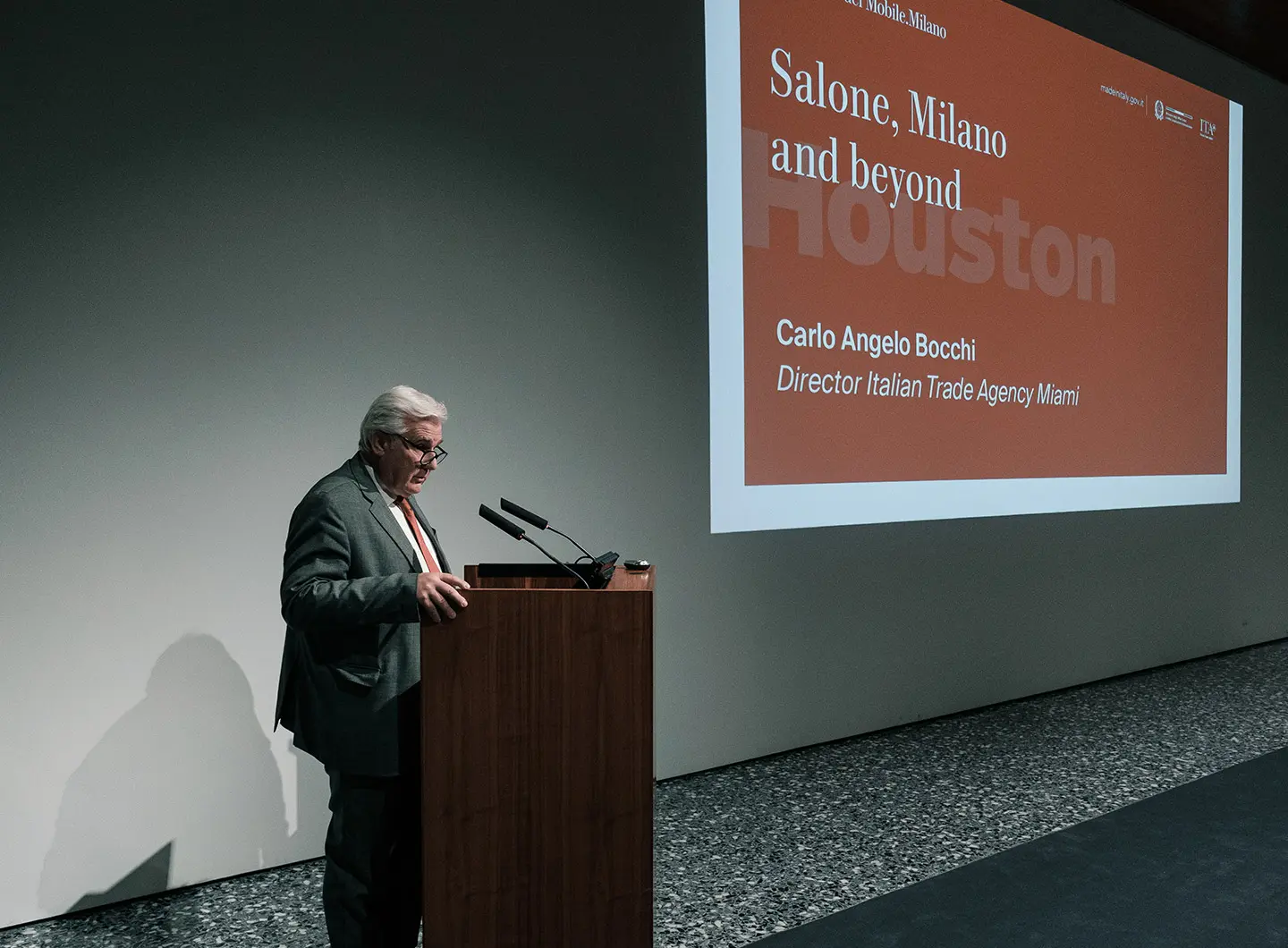 2025 年米兰国际家具展主视觉或 Euroluce 照明论坛预告图