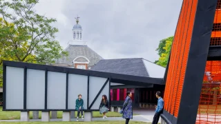 群岛式展馆：伦敦肯辛顿花园的 Serpentine Pavilion 之夏